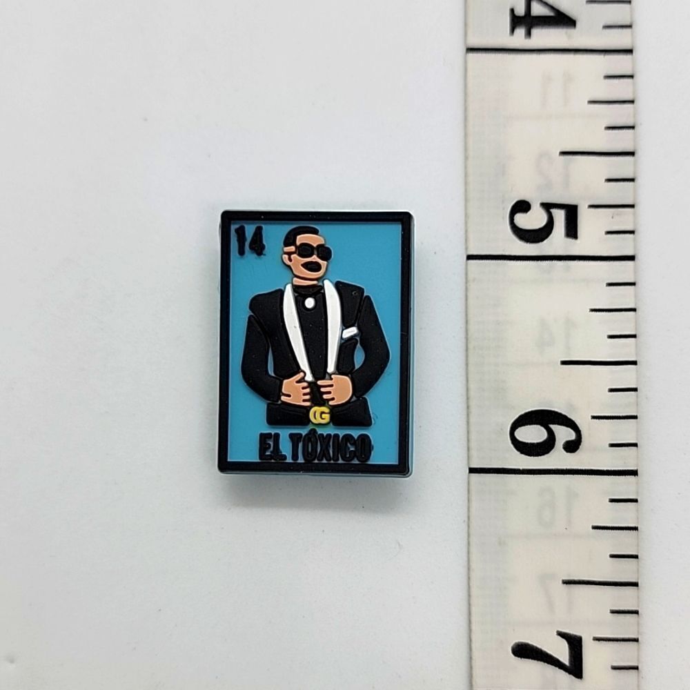 ๐5/$10๐โ
PINS..PATCHES..CROCย CHARMS..โ